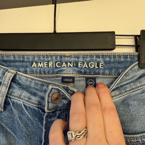 American Eagle Outfitters Women's Blue Distressed Jeans size 2 regular - Picture 4 of 8